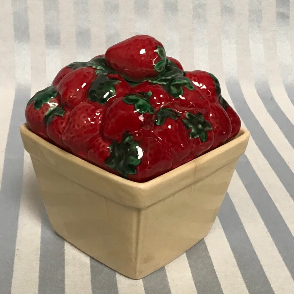 Vintage 7" House Of Webster Ceramic Strawberry Pint